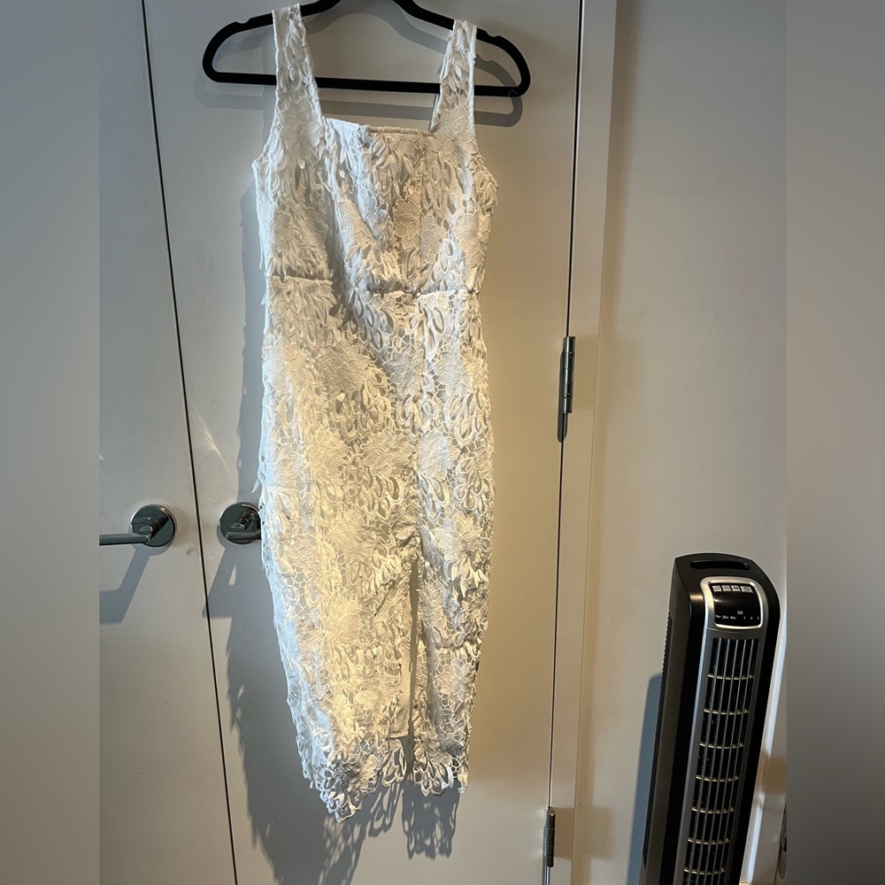 NWOT red dress white lace fitted midi dress with slit